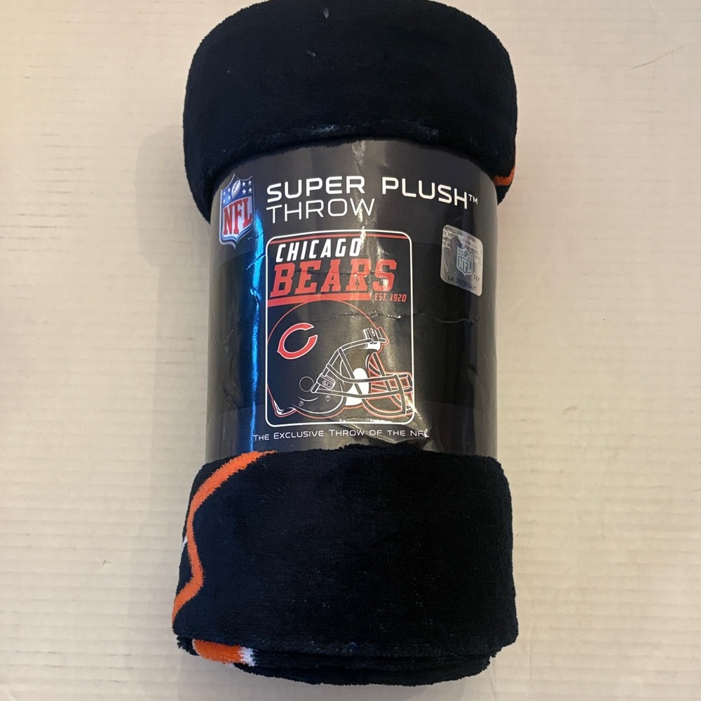 NFL Chicago Bears Super Plush Throw - Black and Orange